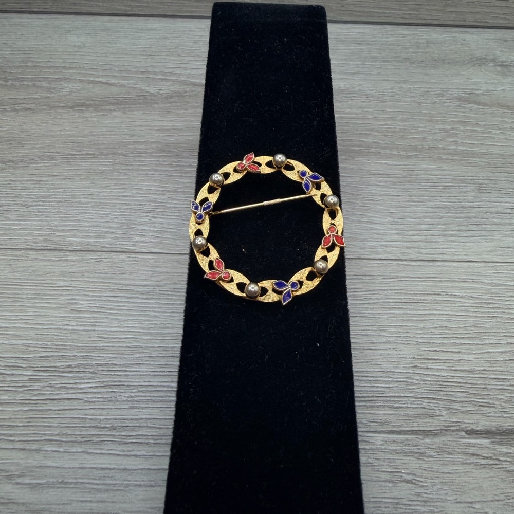 Elegant Gold Tone and‎ Multicolor Brooch